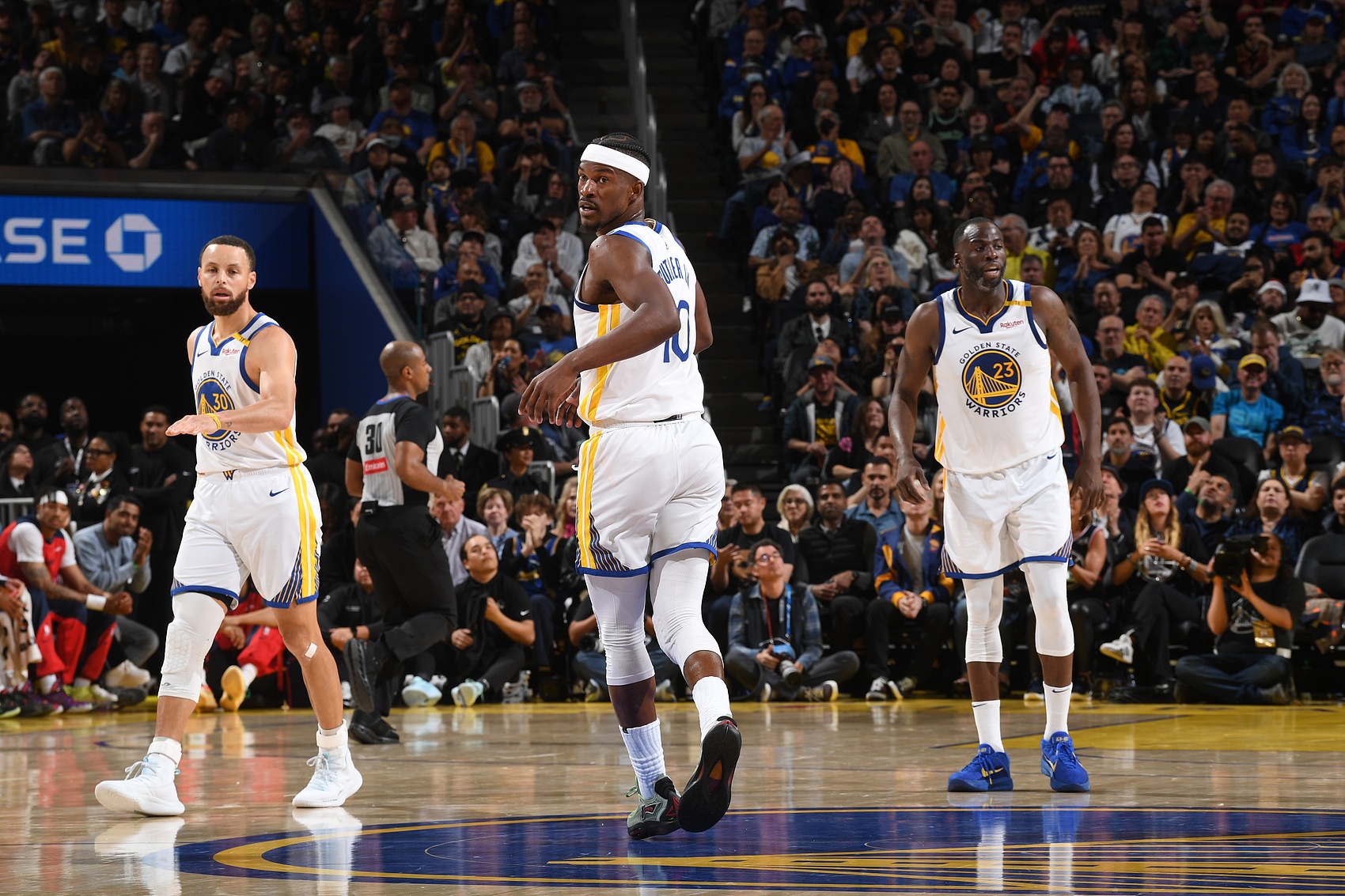 巅峰对决走出的他 巅峰对决走出的他