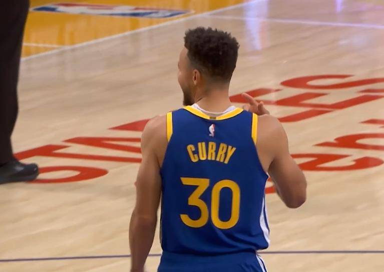 开云体育-库里爆冷击败TES，赛事规则更新引爆全场！的简单介绍